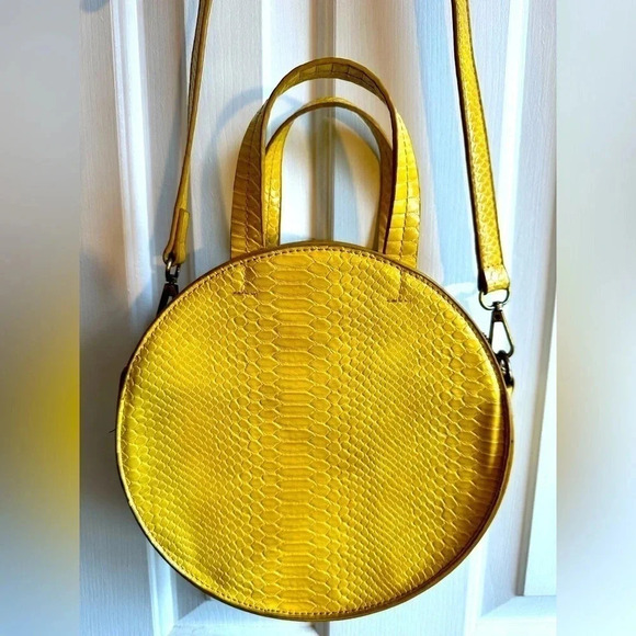 Street Level circle crossbody faux leather Croc tote bag purse. Yellow - Picture 1 of 16